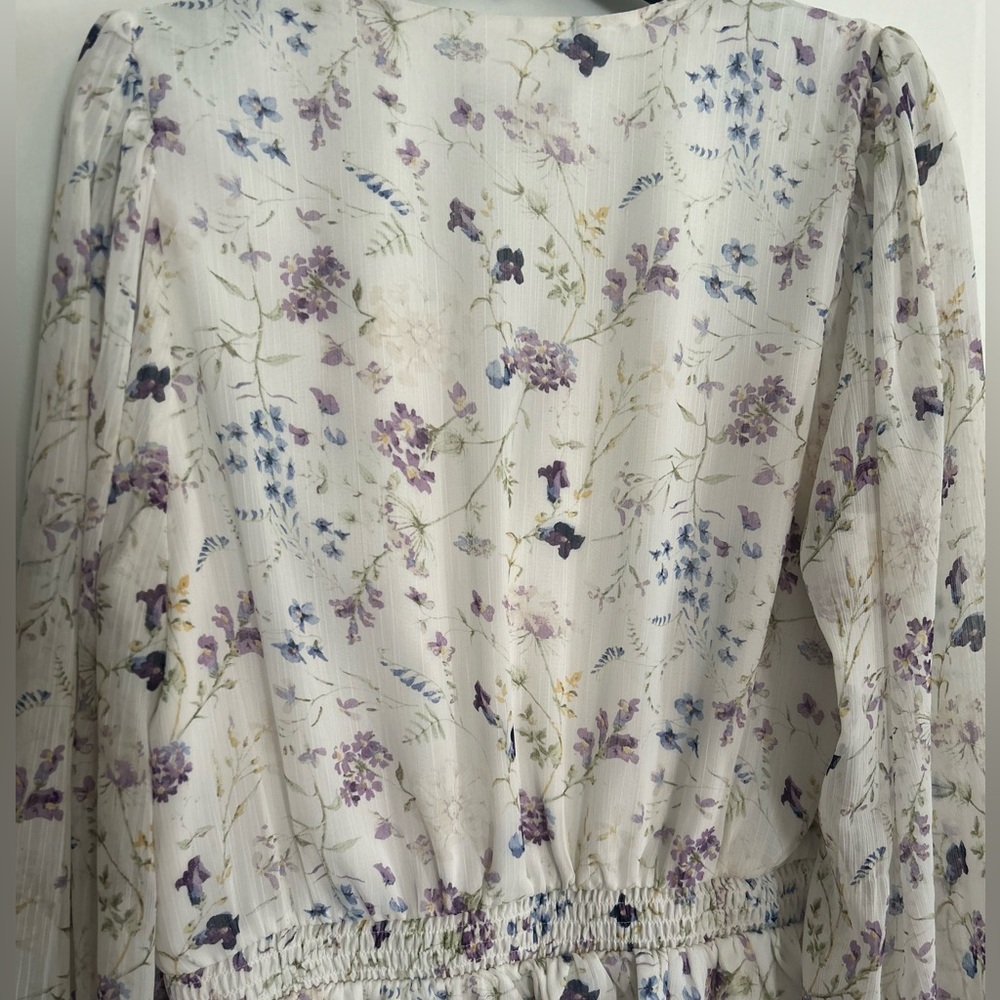 Express long sleeve women’s size medium blouse. - Picture 9 of 13